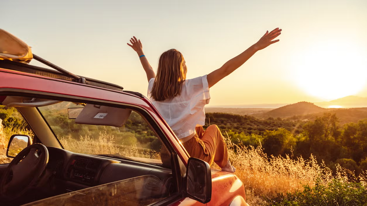 Explore the best weekend road trip ideas, scenic routes, hill stations, beaches, and peaceful destinations for a quick escape.